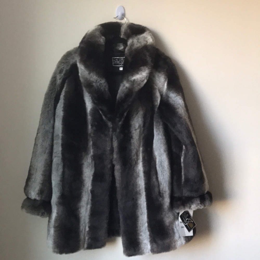 Silk&Sable brand new high quality faux fur coat🌞